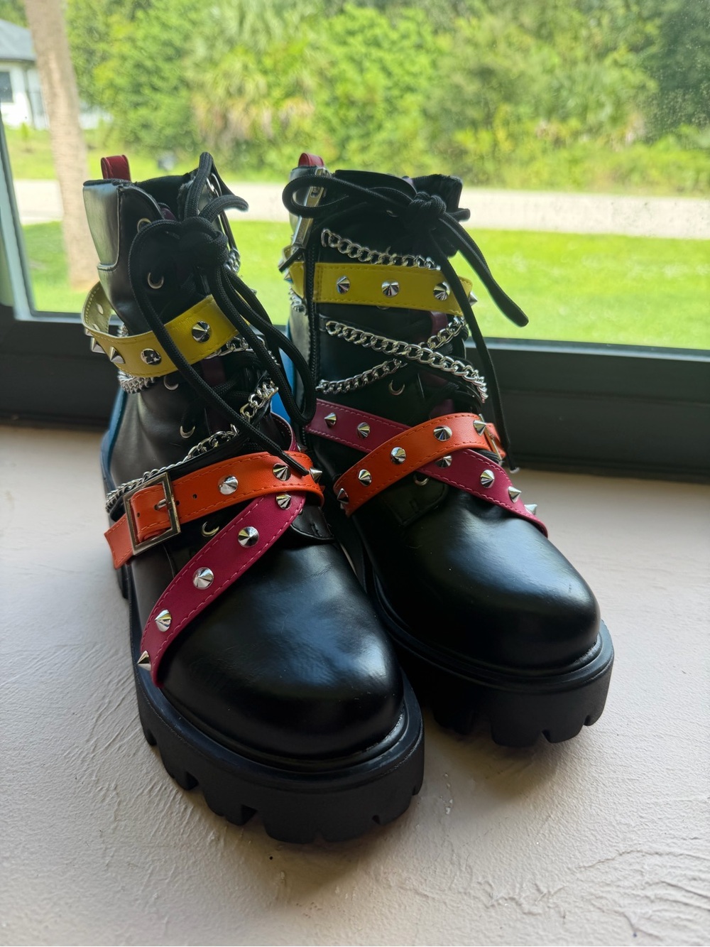 Cape Robbin Bellanova Chunky Black Leather Boots Multi-Color Studded Strap SZ 7